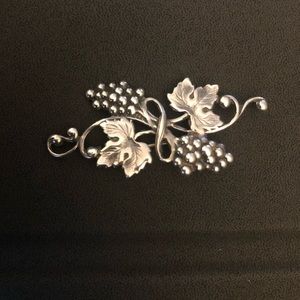 Silver Vintage Grapes Pin